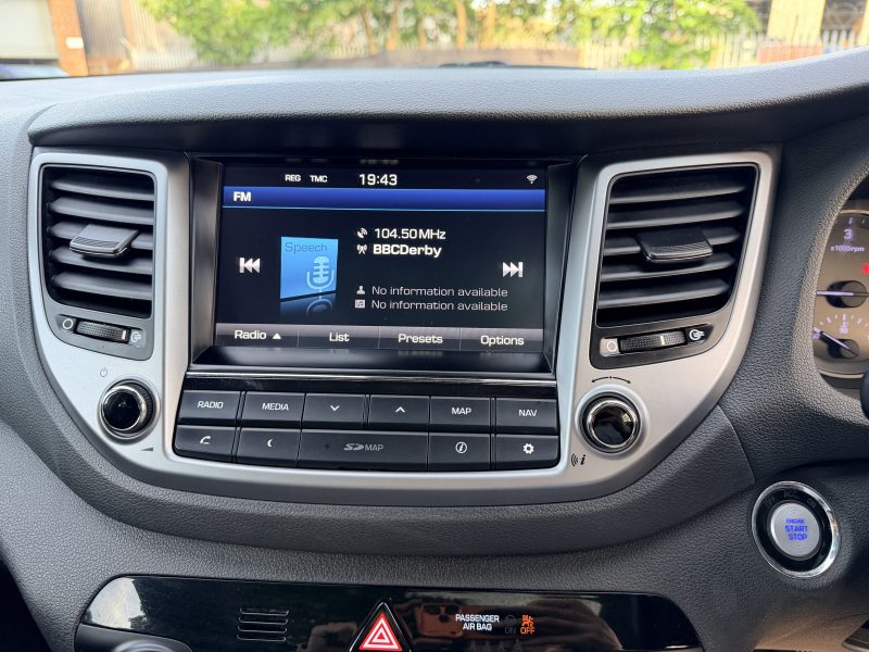 Hyundai Tucson Premium SE 2.0 CRDi Euro 6 (s/s) (136 ps) 2015 — photo 11 of 38