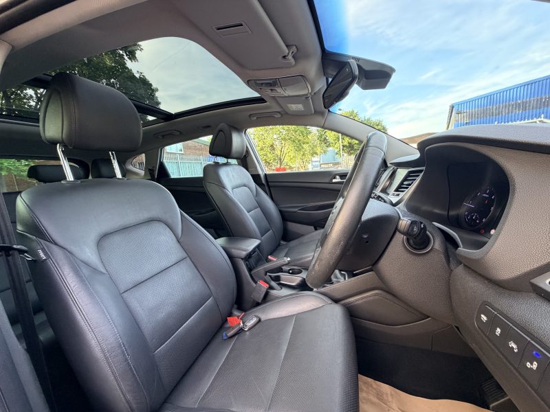 Hyundai Tucson Premium SE 2.0 CRDi Euro 6 (s/s) (136 ps) 2015 — photo 9 of 38