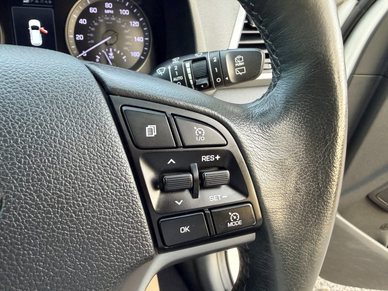 Hyundai Tucson Premium SE 2.0 CRDi Euro 6 (s/s) (136 ps) 2015 — photo 14 of 38