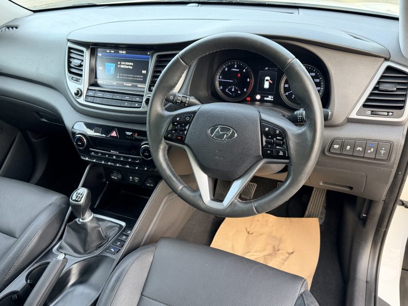 Hyundai Tucson Premium SE 2.0 CRDi Euro 6 (s/s) (136 ps) 2015 — photo 3 of 38