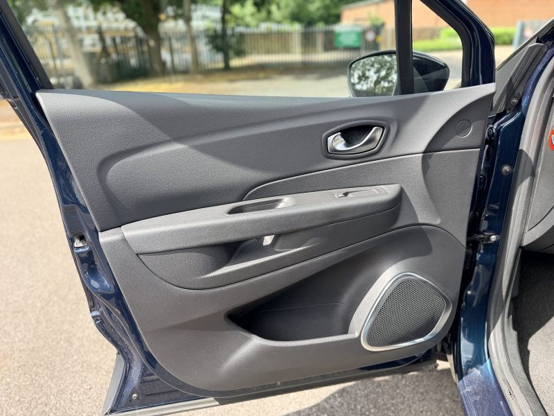Renault Captur 1.2 TCe Energy Dynamique S Nav Euro 6 (s/s) (120 ps) 2017 — photo 27 of 41