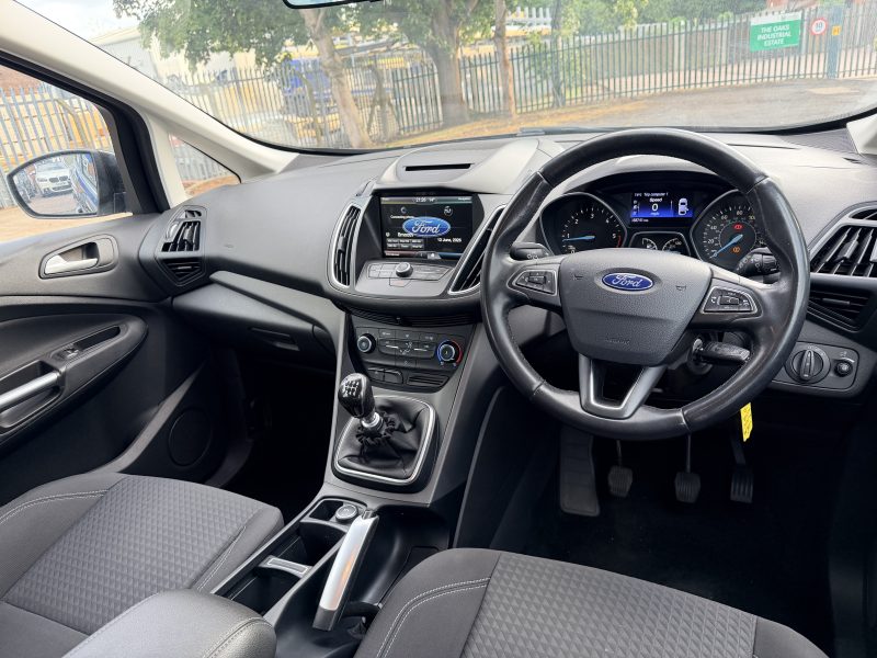 Ford C-Max Zetec TDCi 2016 — photo 11 of 61
