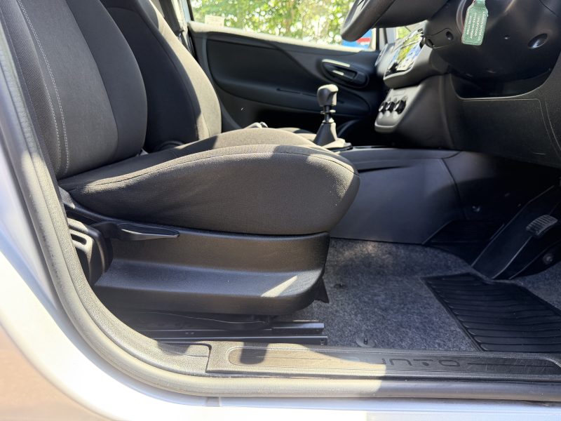 Fiat Punto Pop + 1.2 Pop + Euro 6 (69 bhp) 2016 — photo 36 of 38