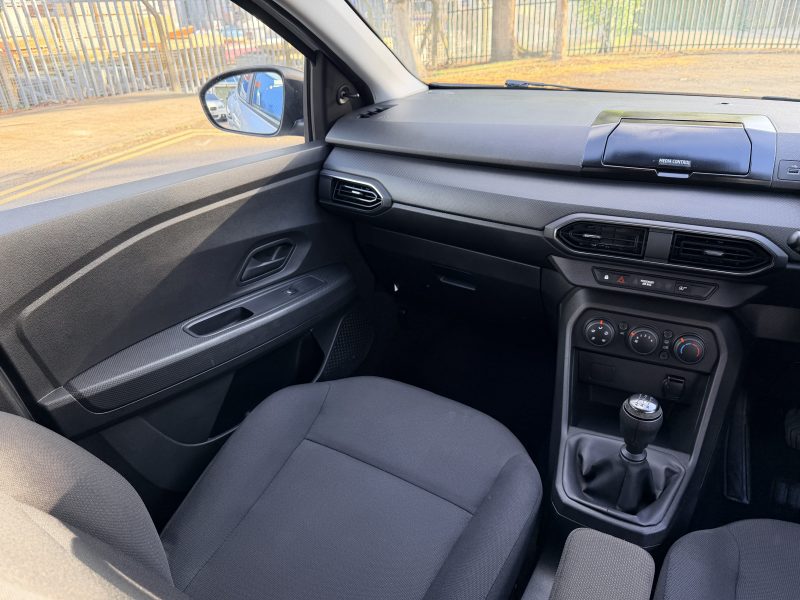 Dacia Sandero 1.0 SCe Essential Euro 6 2021 — photo 13 of 60