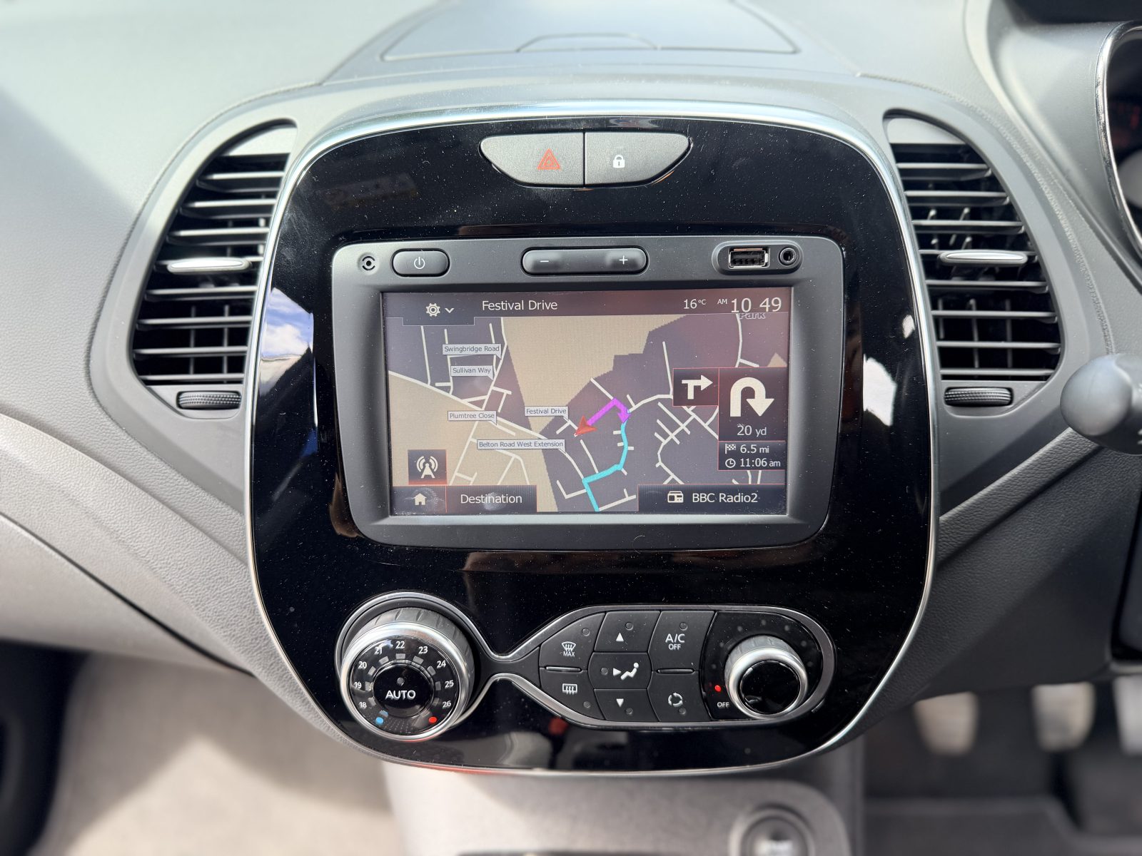 1.2 TCe ENERGY Dynamique S Nav SUV 5dr Petrol Manual Euro 6 (s/s) (120 ps) — photo 37