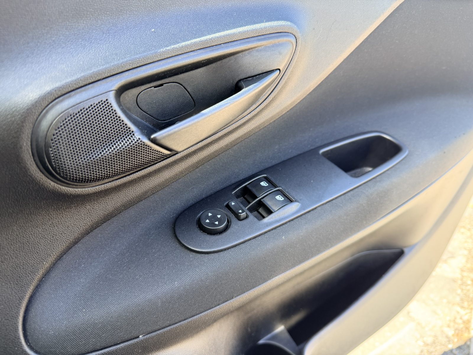 Fiat Punto Pop + 1.2 Pop + Hatchback 5dr Petrol Euro 6 (69 bhp) — photo 37