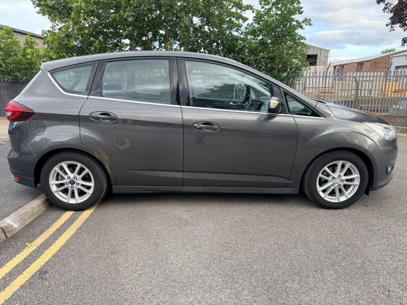 Ford C-Max Zetec TDCi 2016 — photo 9 of 61