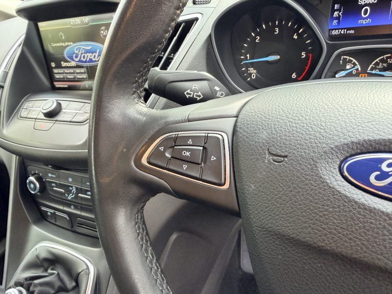 Ford C-Max Zetec TDCi 2016 — photo 17 of 61