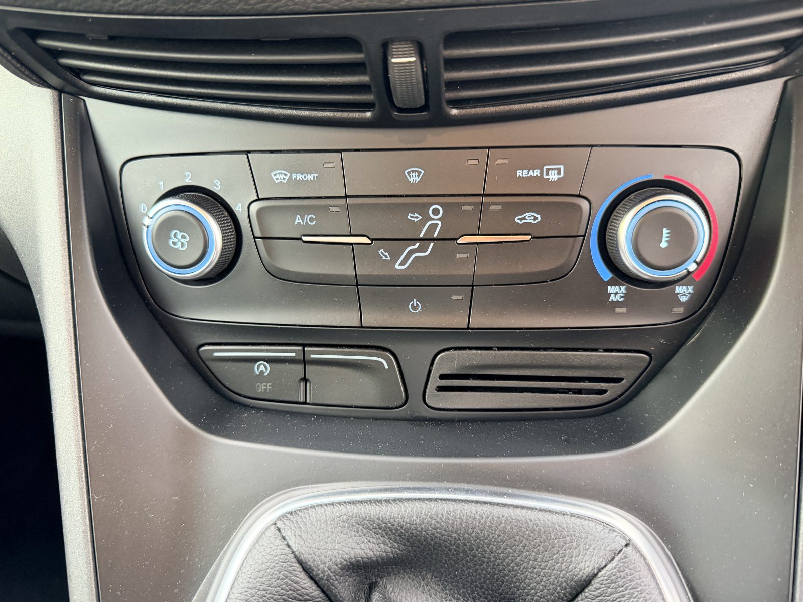 Ford C-Max Zetec TDCi 2016 — photo 20