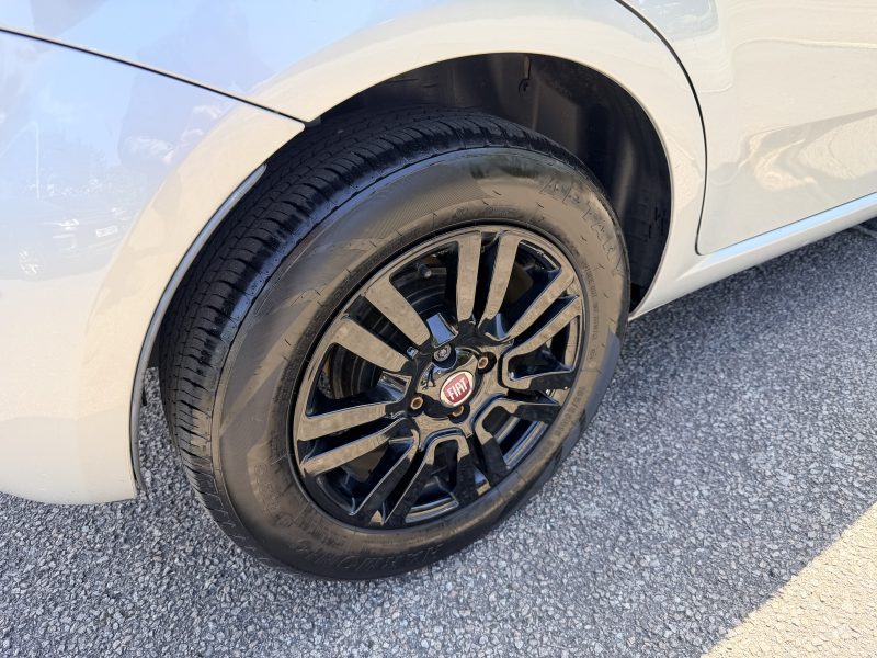 Fiat Punto Pop + 1.2 Pop + Euro 6 (69 bhp) 2016 — photo 18 of 38