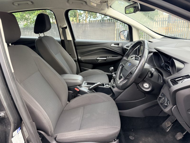 Ford C-Max Zetec TDCi 2016 — photo 10 of 61