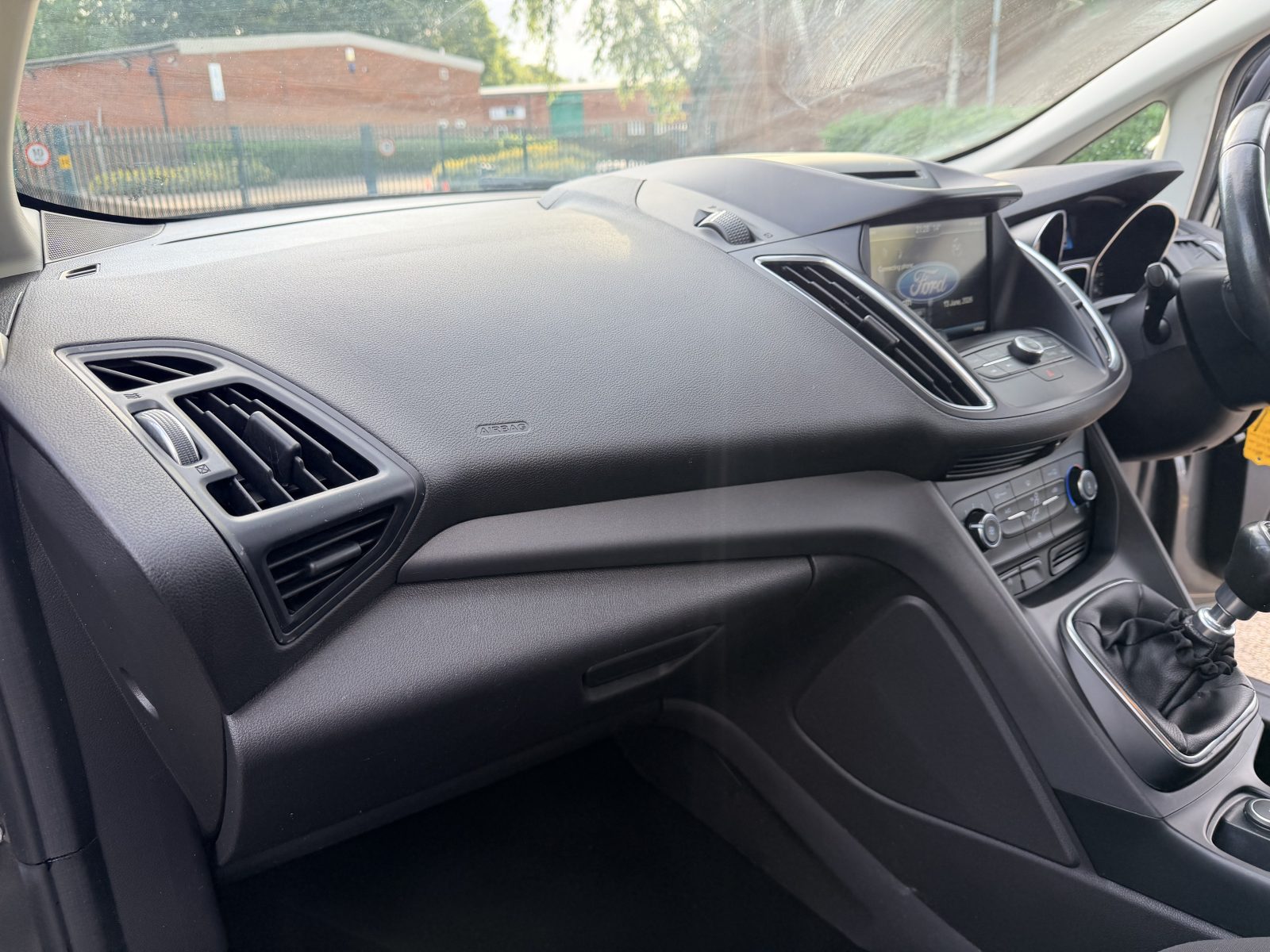 Ford C-Max Zetec TDCi 2016 — photo 39