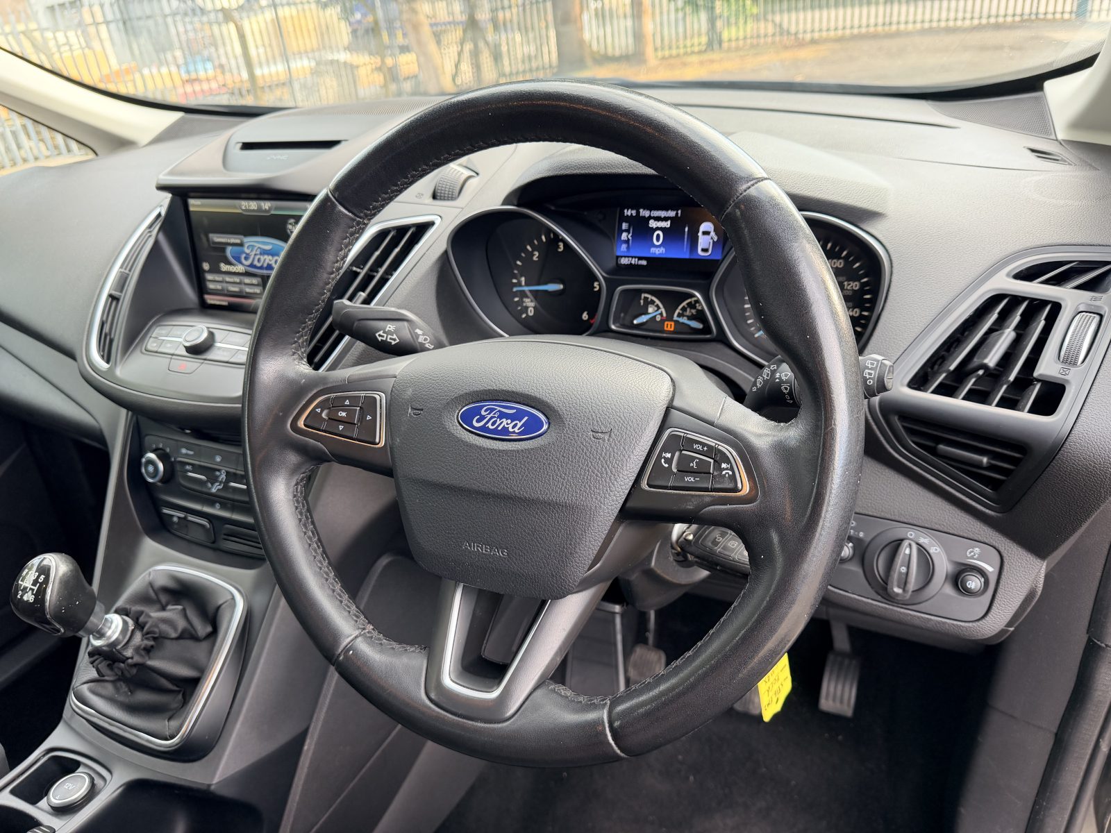 Ford C-Max Zetec TDCi 2016 — photo 54