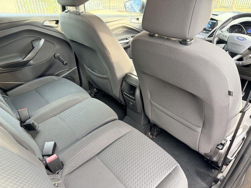 Ford C-Max Zetec TDCi 2016 — photo 31 of 61