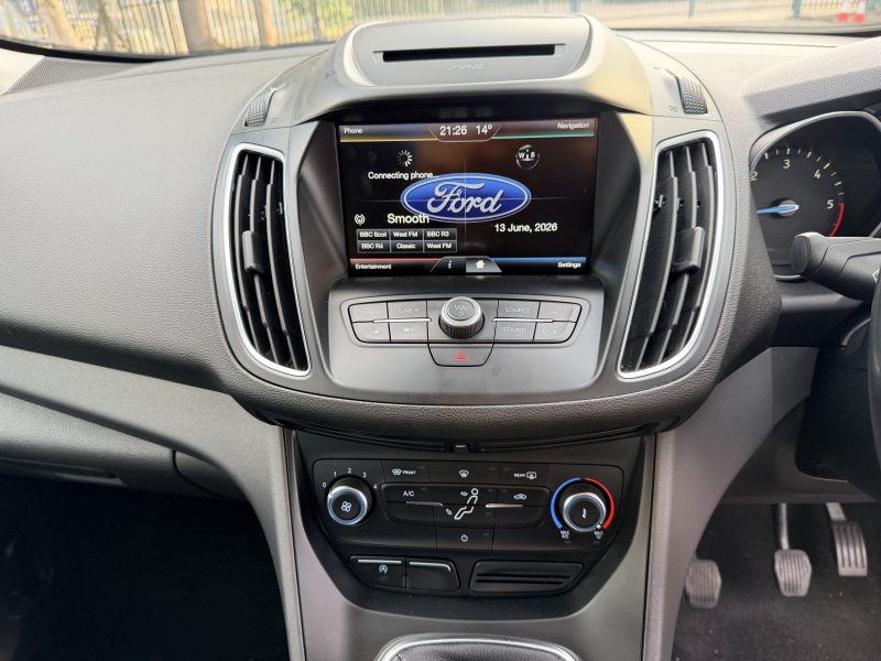 Ford C-Max Zetec TDCi 2016 — photo 15 of 61