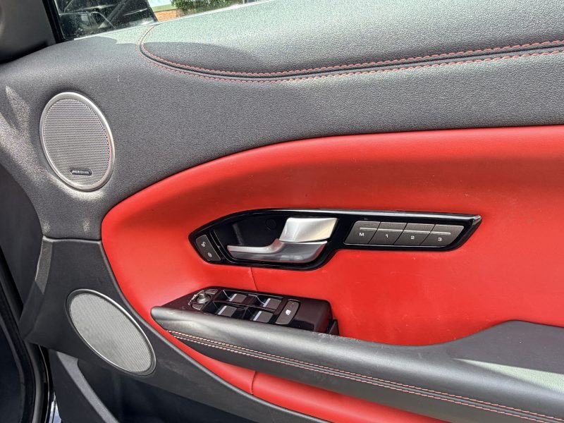 Land Rover Range Rover Evoque HSE Dynamic Auto 4WD 2017 — photo 31 of 53
