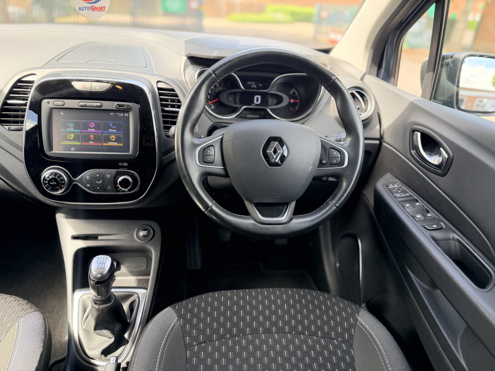 1.2 TCe ENERGY Dynamique S Nav SUV 5dr Petrol Manual Euro 6 (s/s) (120 ps) — photo 2