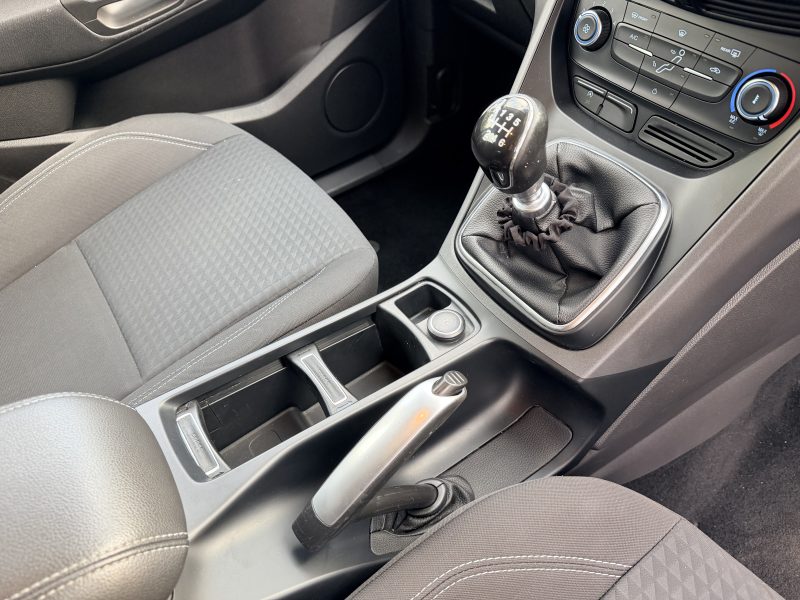Ford C-Max Zetec TDCi 2016 — photo 24 of 61
