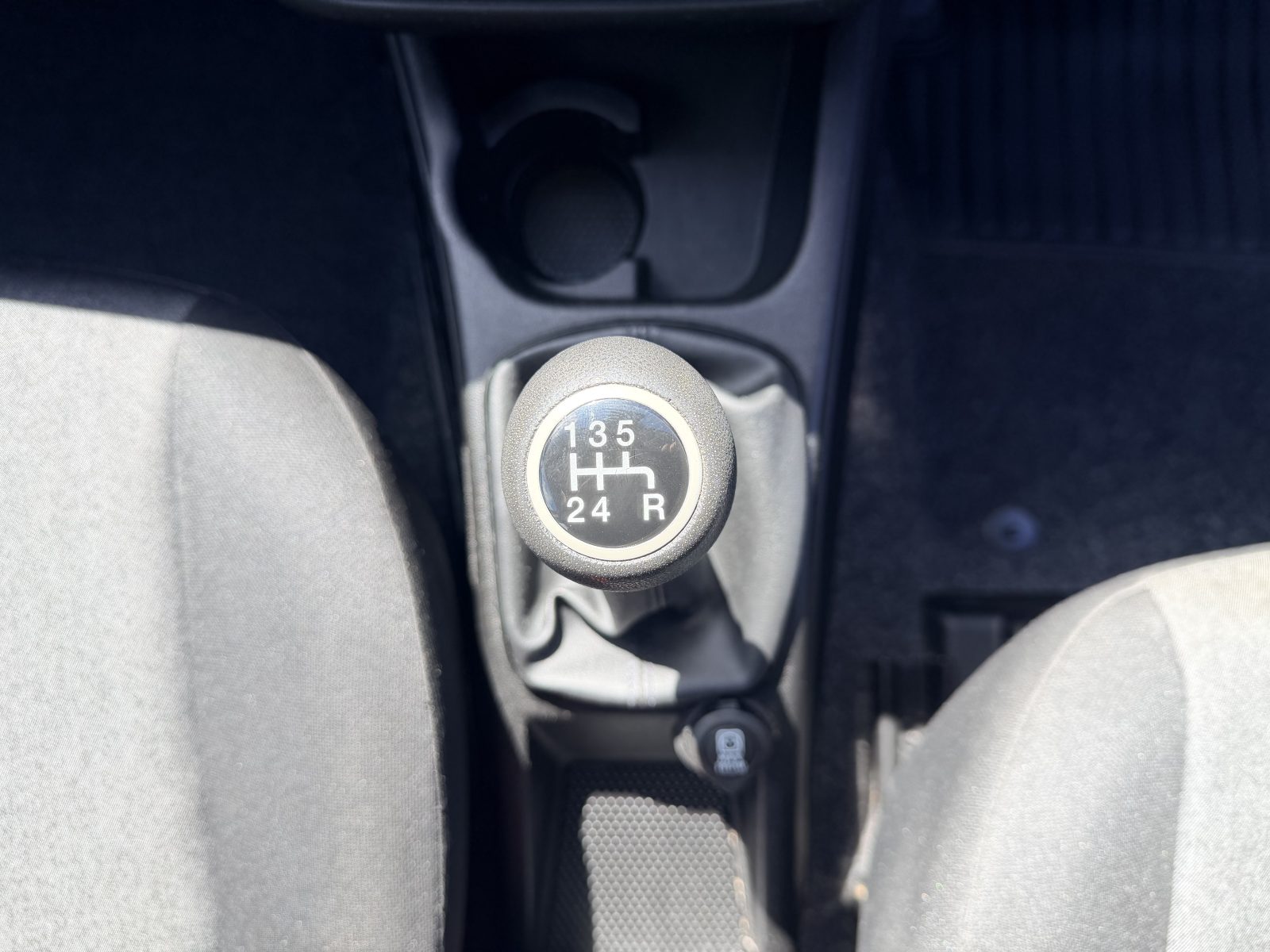 Fiat Punto Pop + 1.2 Pop + Hatchback 5dr Petrol Euro 6 (69 bhp) — photo 27