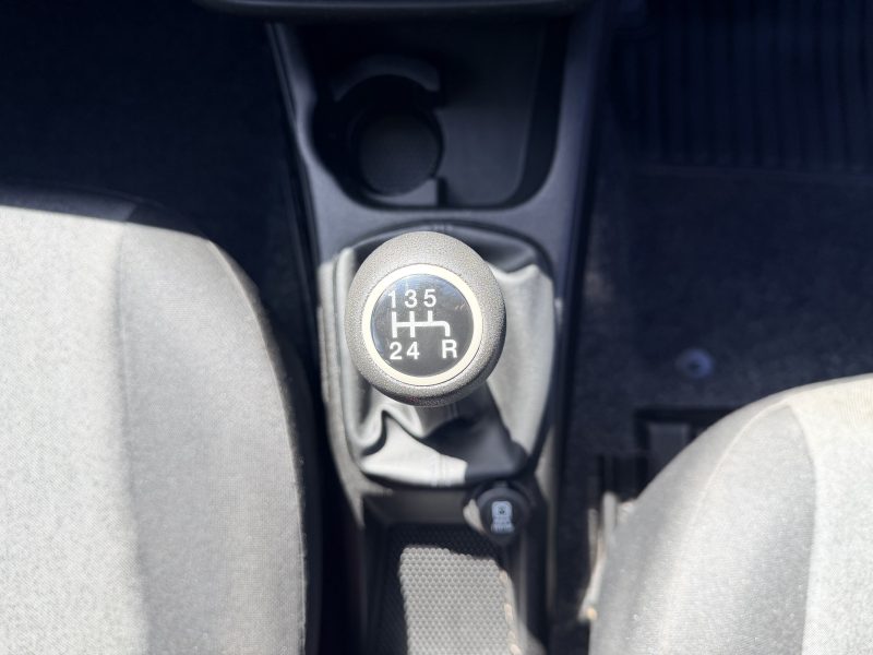 Fiat Punto Pop + 1.2 Pop + Euro 6 (69 bhp) 2016 — photo 27 of 38