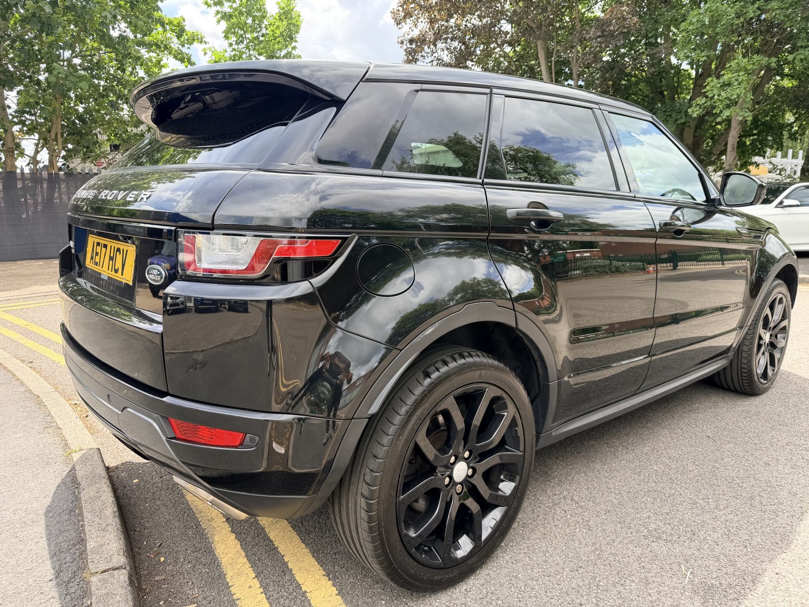 Land Rover Range Rover Evoque HSE Dynamic Auto 4WD 2017 — photo 3