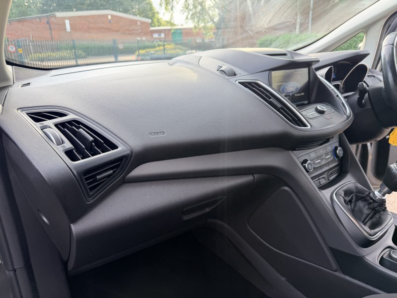 Ford C-Max Zetec TDCi 2016 — photo 45 of 61