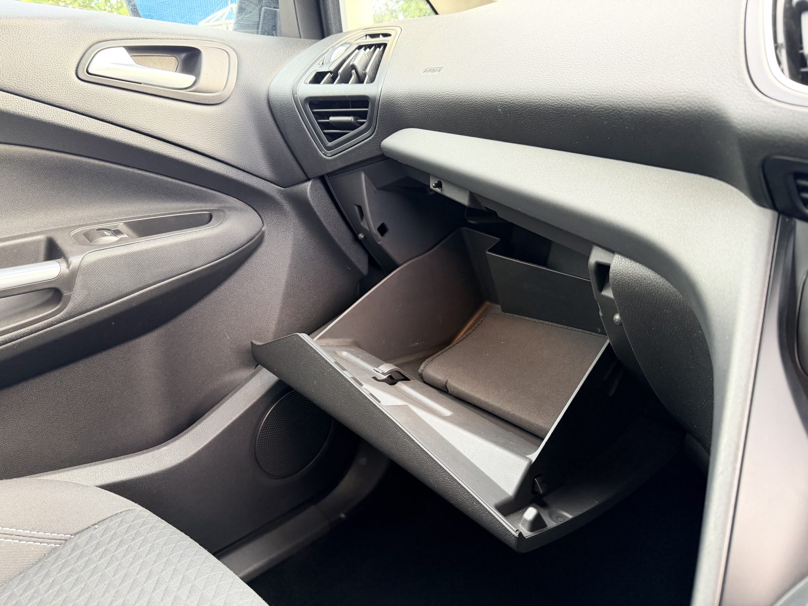 Ford C-Max Zetec TDCi 2016 — photo 53