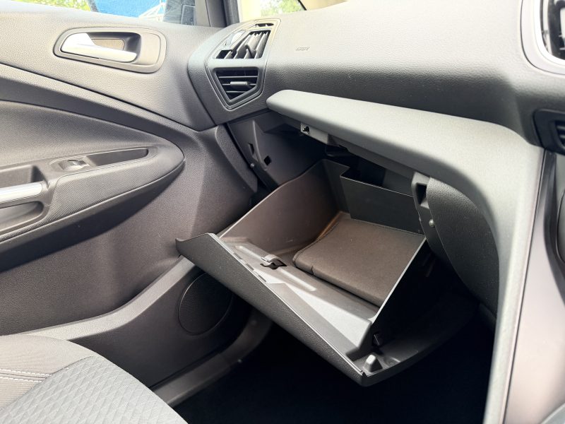 Ford C-Max Zetec TDCi 2016 — photo 53 of 61