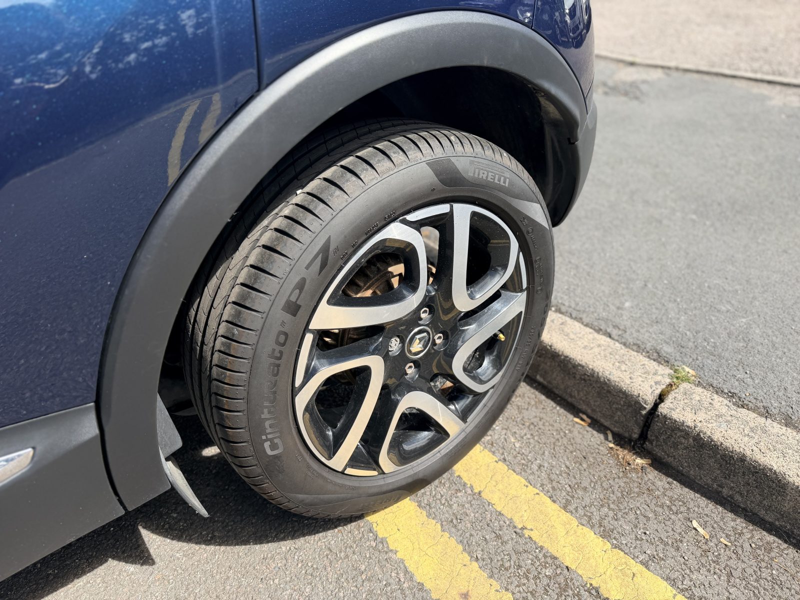 1.2 TCe ENERGY Dynamique S Nav SUV 5dr Petrol Manual Euro 6 (s/s) (120 ps) — photo 22
