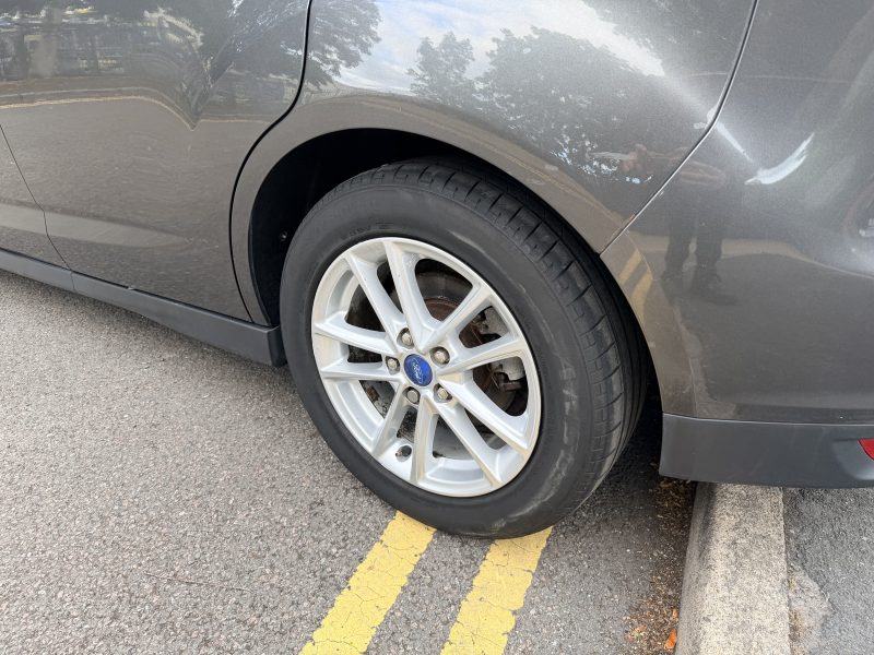 Ford C-Max Zetec TDCi 2016 — photo 58 of 61