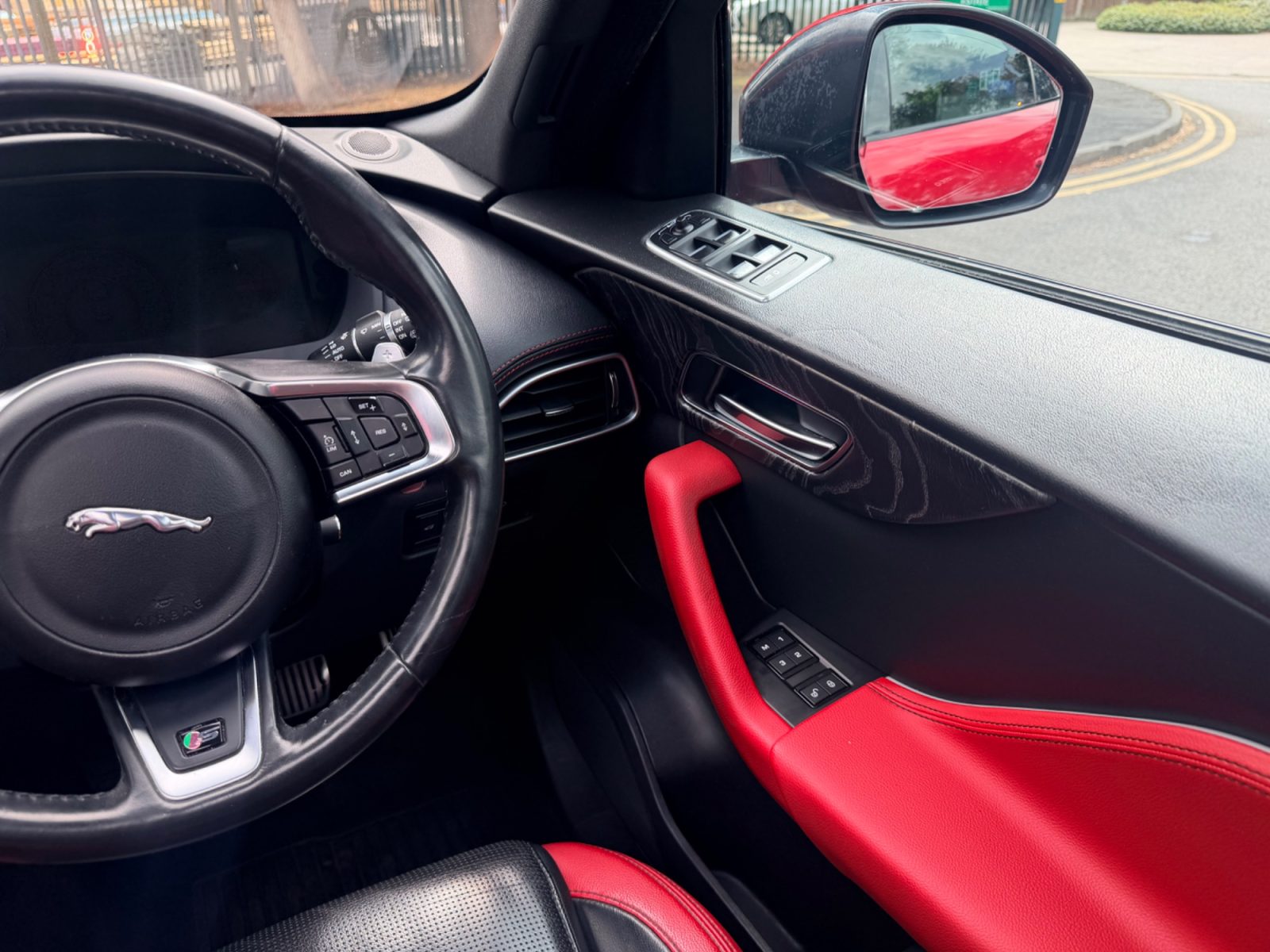 Jaguar F-PACE SUV 3.0 V6 S SUV Petrol Auto AWD Euro 6 (s/s) (380 ps 2017 — photo 15
