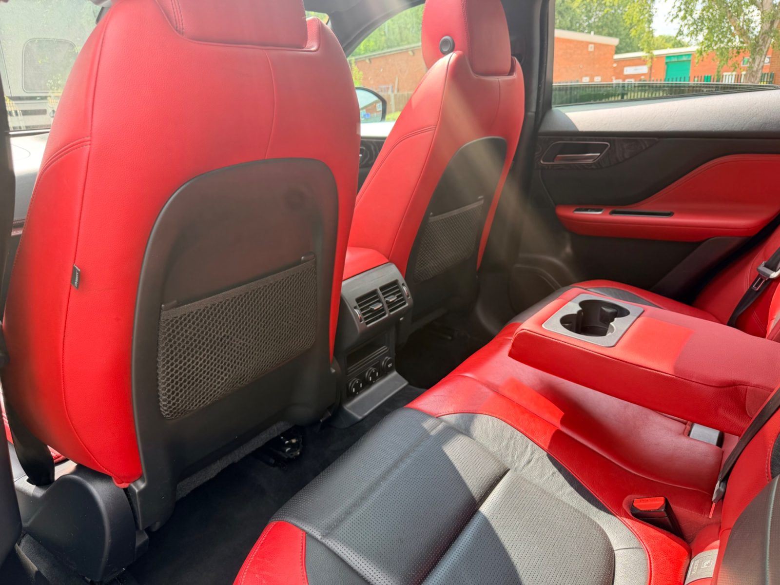Jaguar F-PACE SUV 3.0 V6 S SUV Petrol Auto AWD Euro 6 (s/s) (380 ps 2017 — photo 32