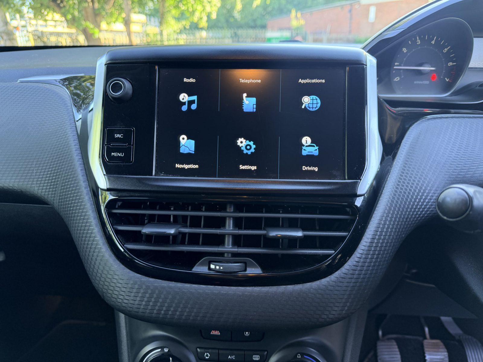 Paugeot 208 1.2 PURETECH 82 ALLURE 2018 — photo 41