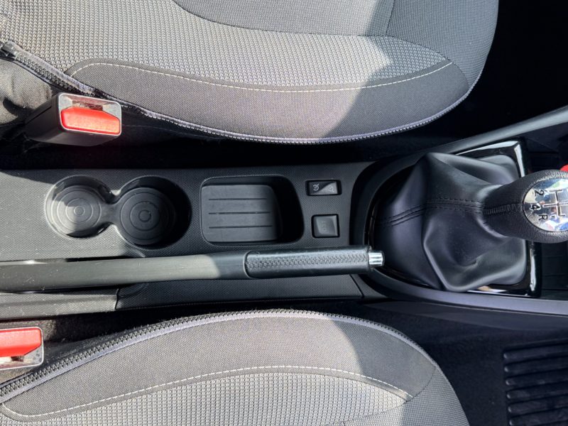 Renault Captur Dynamique 0.9 TCe Energy Dynamique Nav Euro 6 (90ps) 2015 — photo 17 of 50