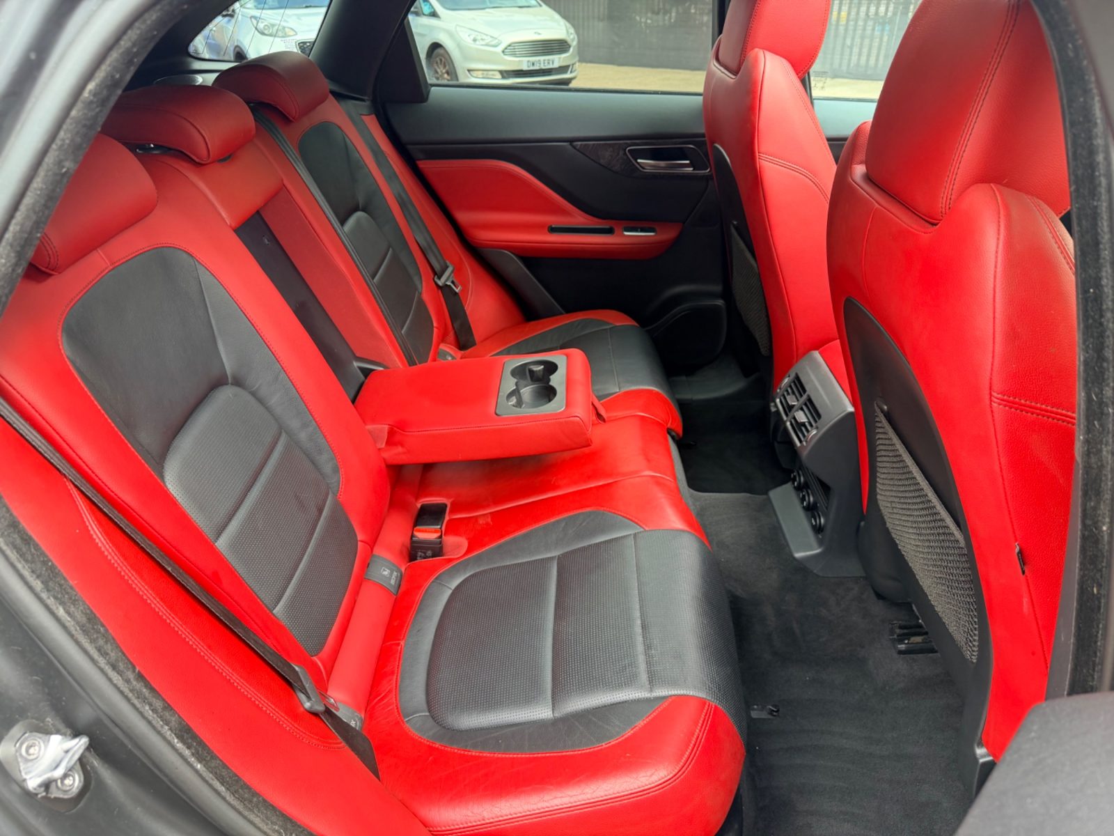 Jaguar F-PACE SUV 3.0 V6 S SUV Petrol Auto AWD Euro 6 (s/s) (380 ps 2017 — photo 41