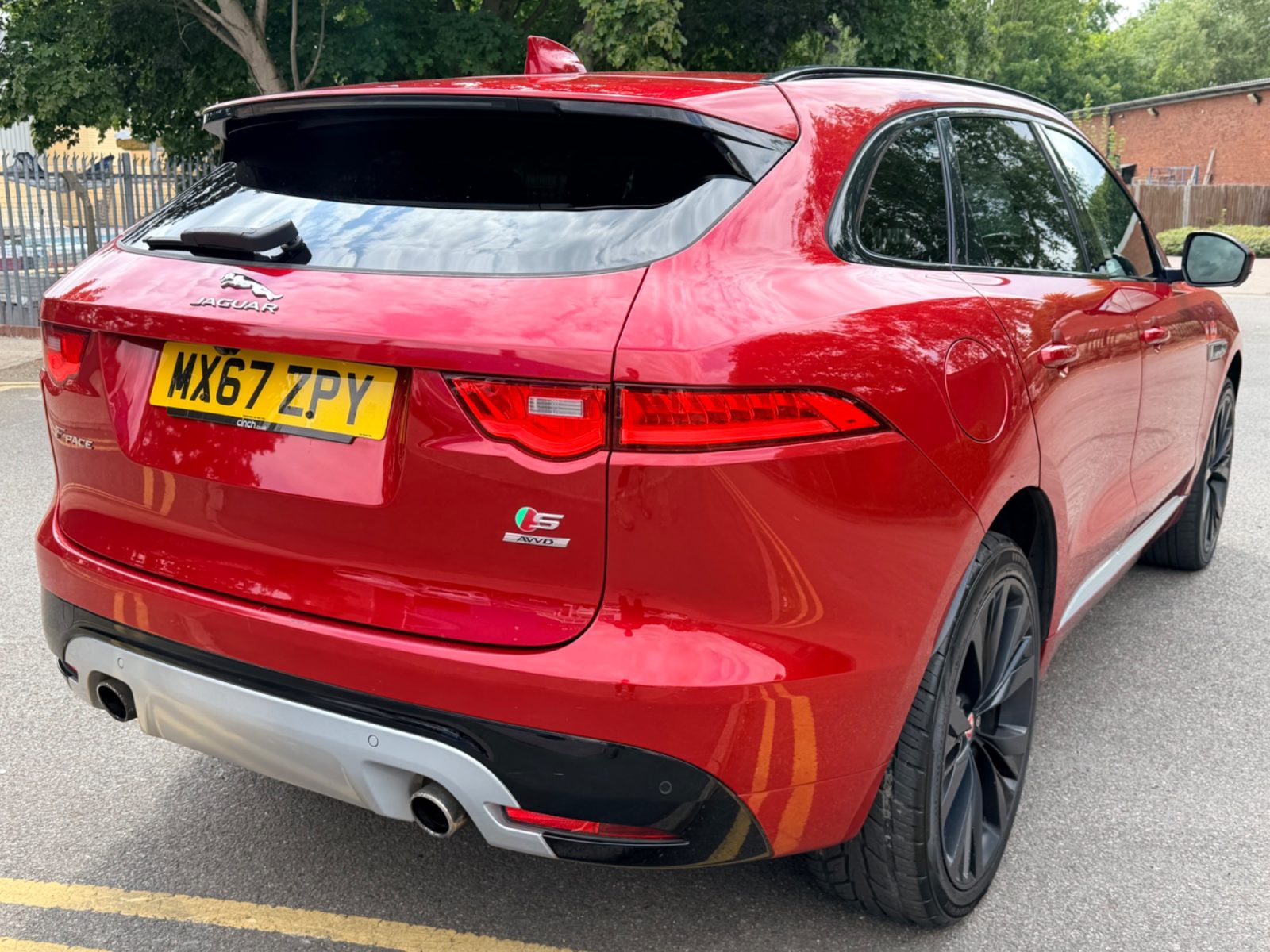 Jaguar F-PACE SUV 3.0 V6 S SUV Petrol Auto AWD Euro 6 (s/s) (380 ps 2017 — photo 9