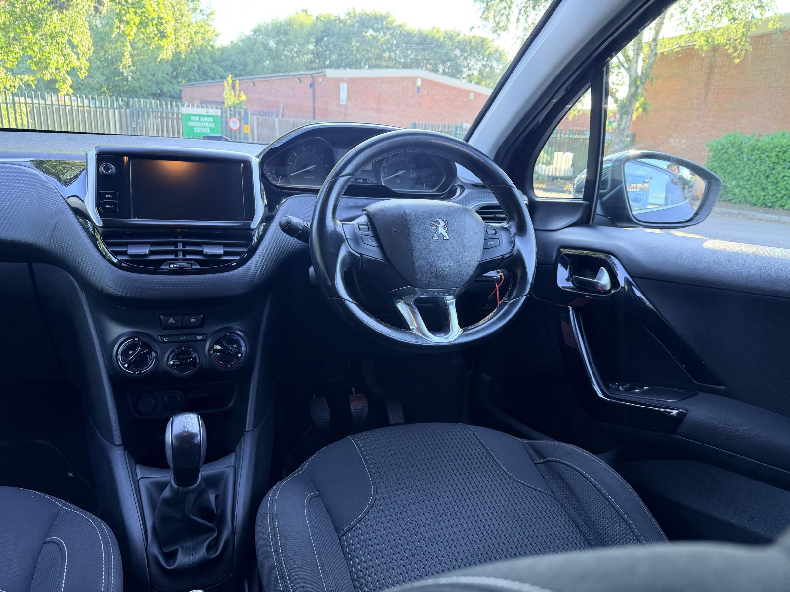 Paugeot 208 1.2 PURETECH 82 ALLURE 2018 — photo 8