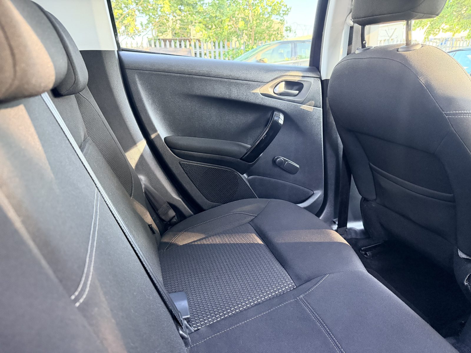 Paugeot 208 1.2 PURETECH 82 ALLURE 2018 — photo 23