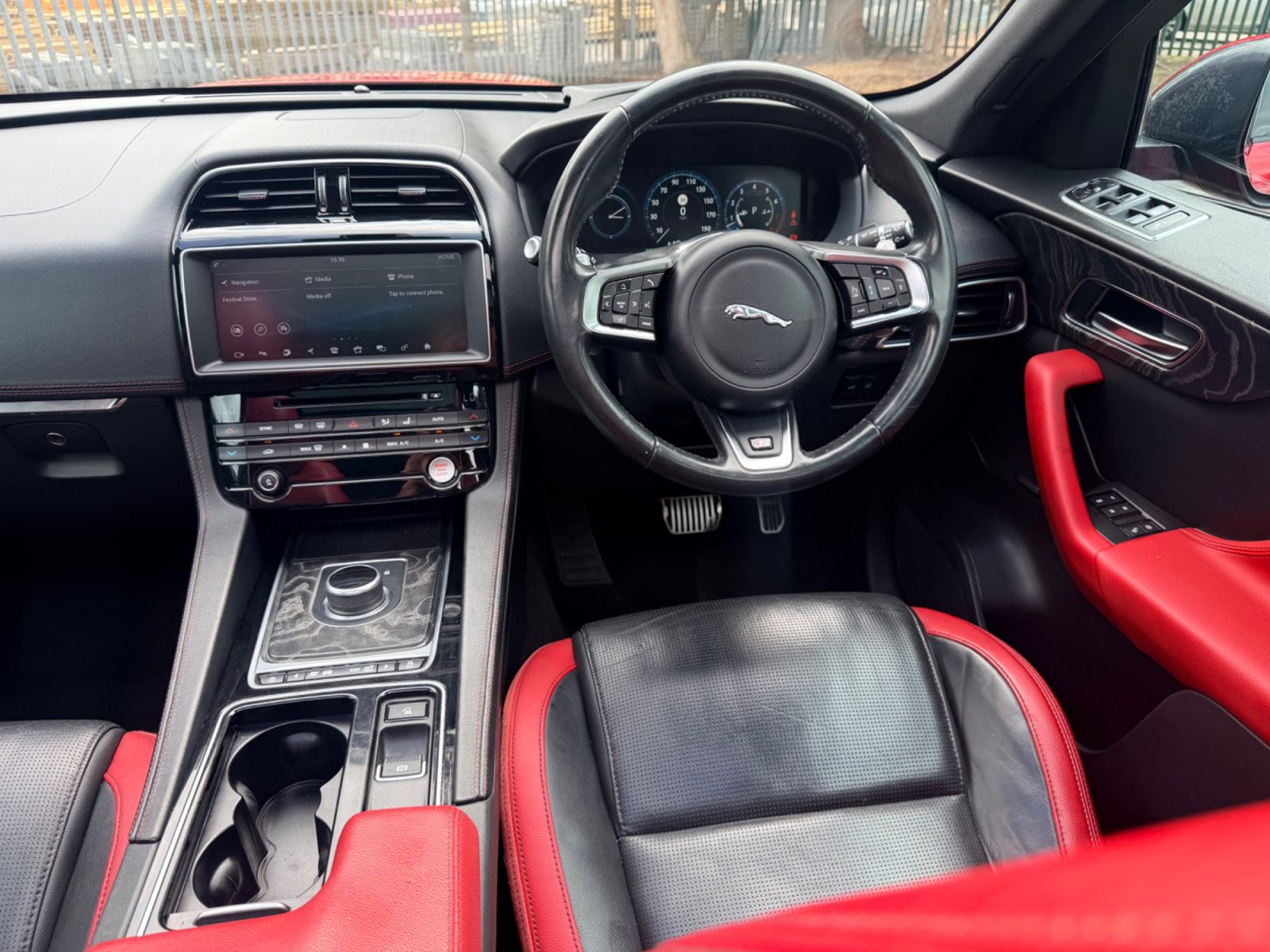 Jaguar F-PACE SUV 3.0 V6 S SUV Petrol Auto AWD Euro 6 (s/s) (380 ps 2017 — photo 12
