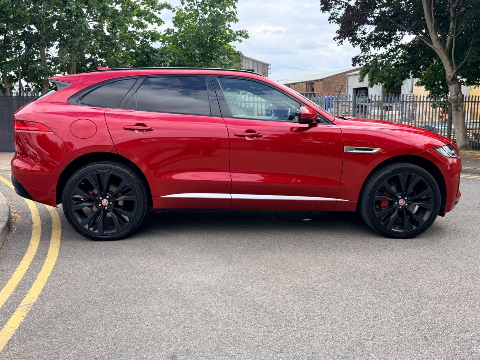 Jaguar F-PACE SUV 3.0 V6 S SUV Petrol Auto AWD Euro 6 (s/s) (380 ps 2017 — photo 6