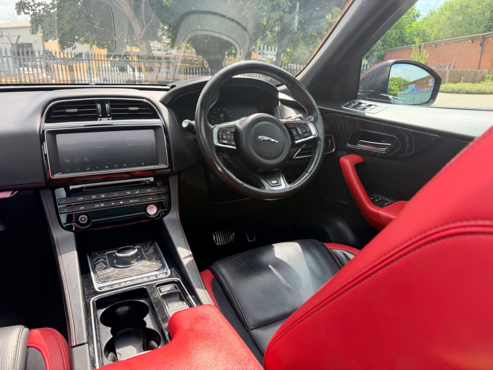 Jaguar F-PACE SUV 3.0 V6 S SUV Petrol Auto AWD Euro 6 (s/s) (380 ps 2017 — photo 24
