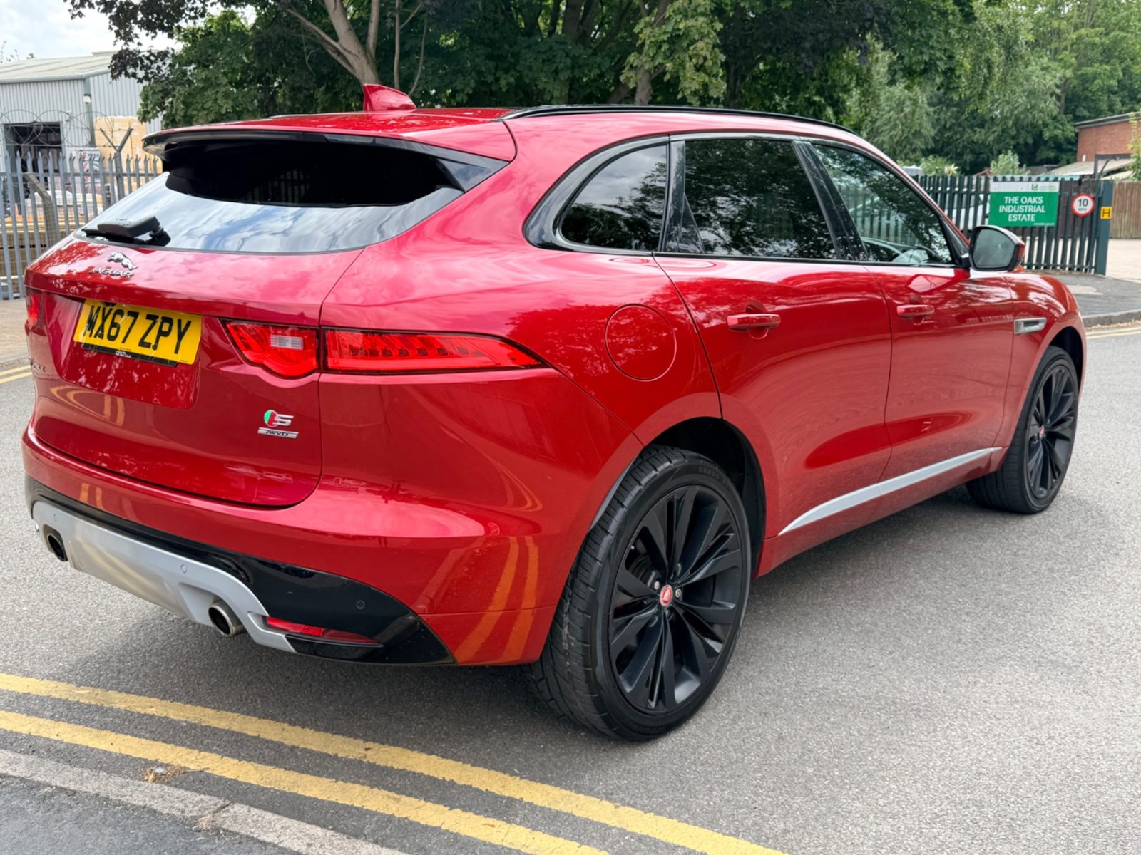 Jaguar F-PACE SUV 3.0 V6 S SUV Petrol Auto AWD Euro 6 (s/s) (380 ps 2017 — photo 3