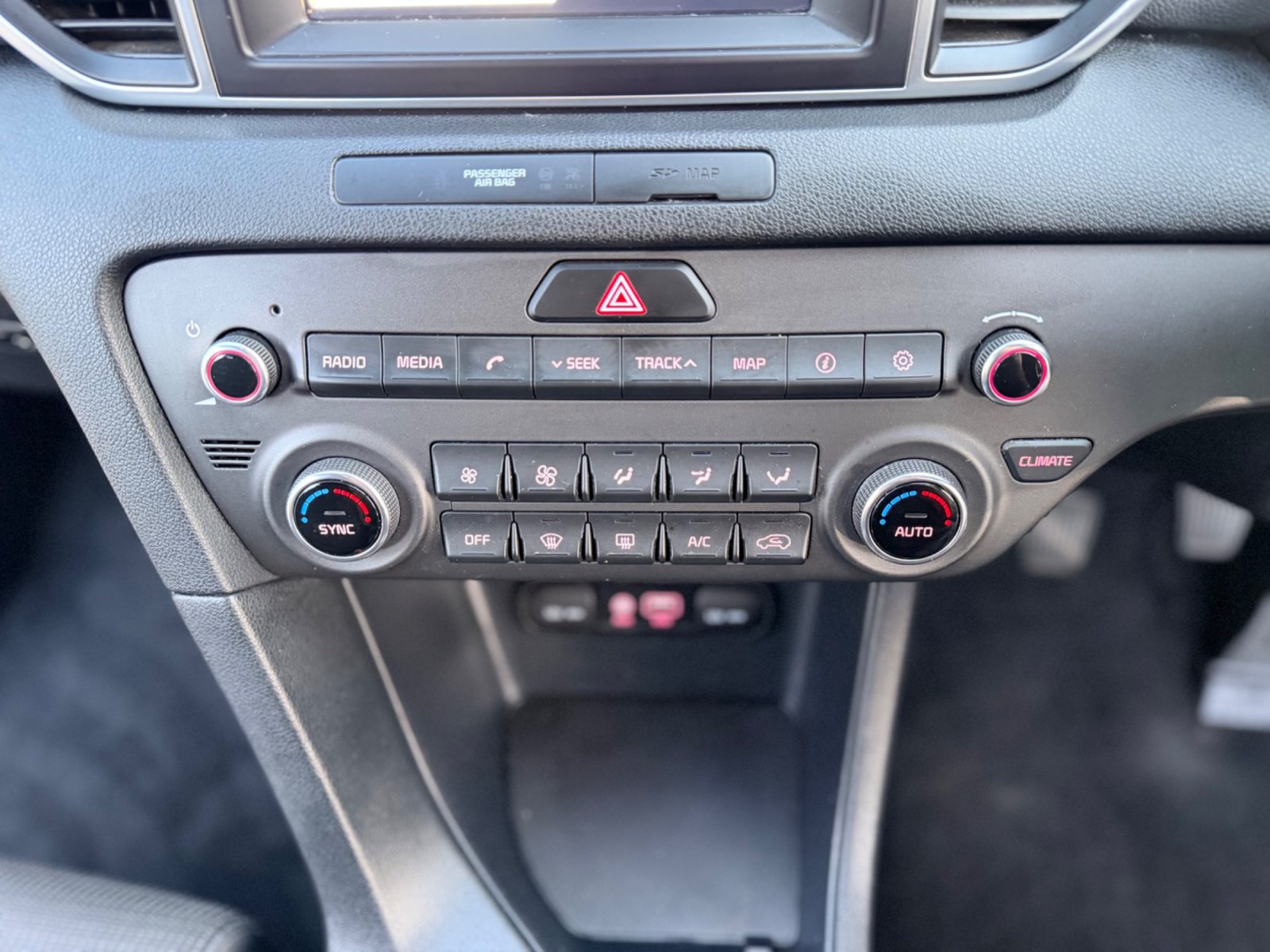 Kia Sportage 2018 — photo 93