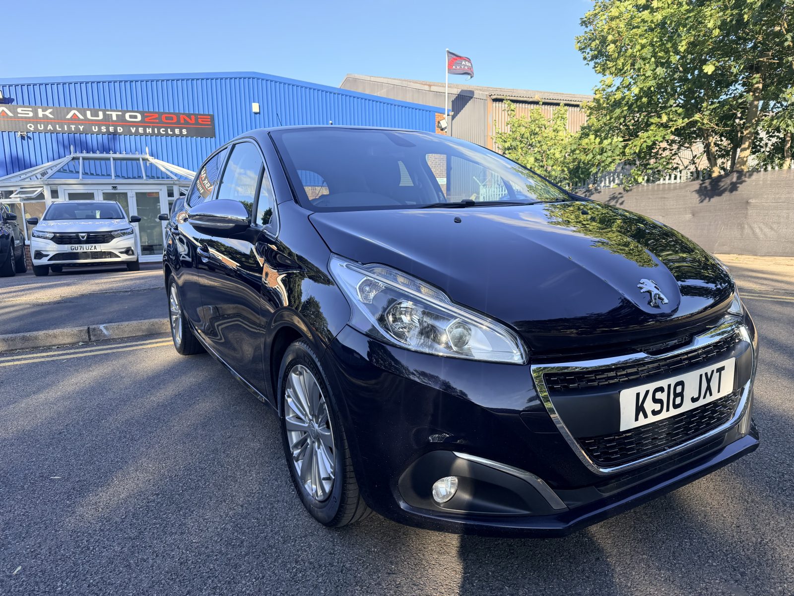 Paugeot 208 1.2 PURETECH 82 ALLURE 2018 — photo 4