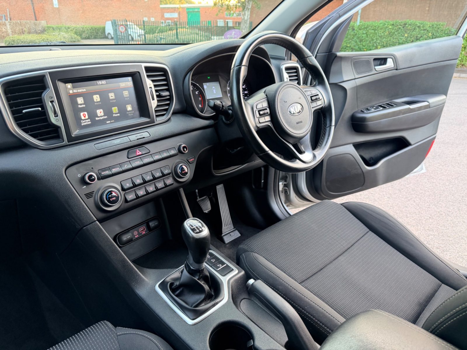 Kia Sportage 2018 — photo 62