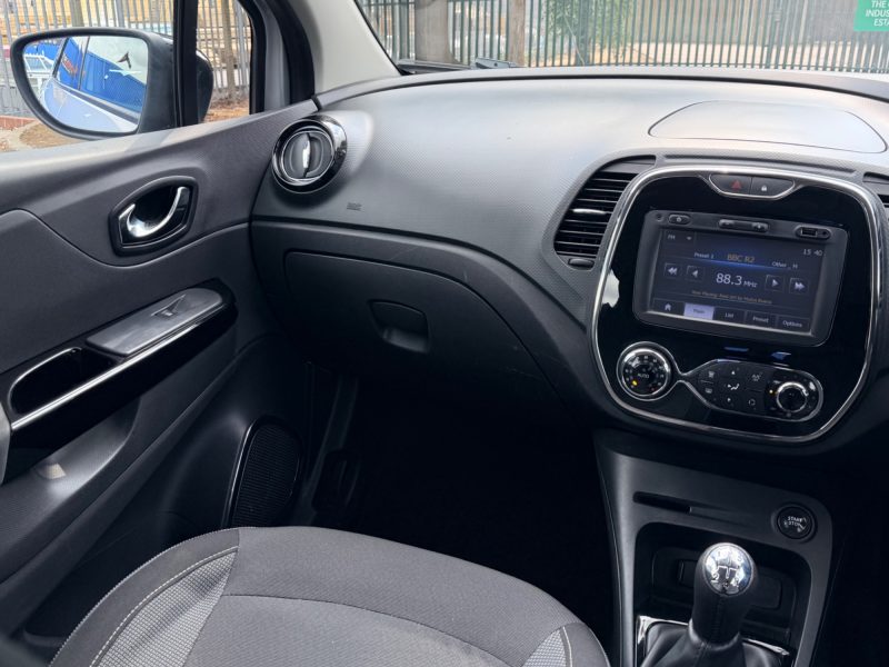 Renault Captur Dynamique 0.9 TCe Energy Dynamique Nav Euro 6 (90ps) 2015 — photo 13 of 50