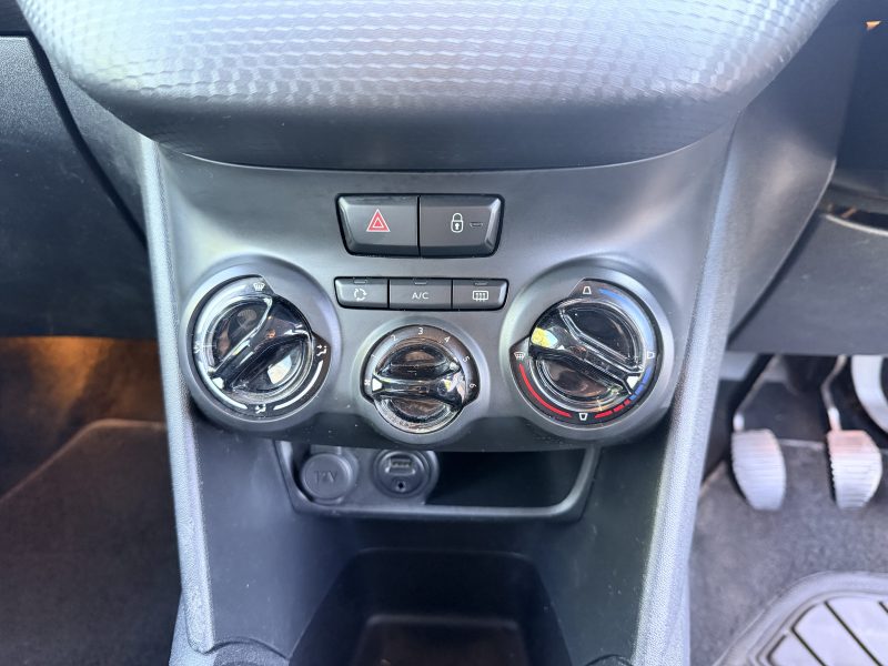 Peugeot 208 1.2 Puretech 82 Allure 2018 — photo 13 of 50