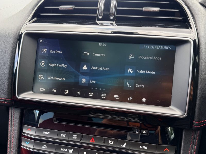 Jaguar F-PACE SUV 3.0 V6 S Petrol Auto AWD Euro 6 (s/s) (380 ps 2017 — photo 68 of 97