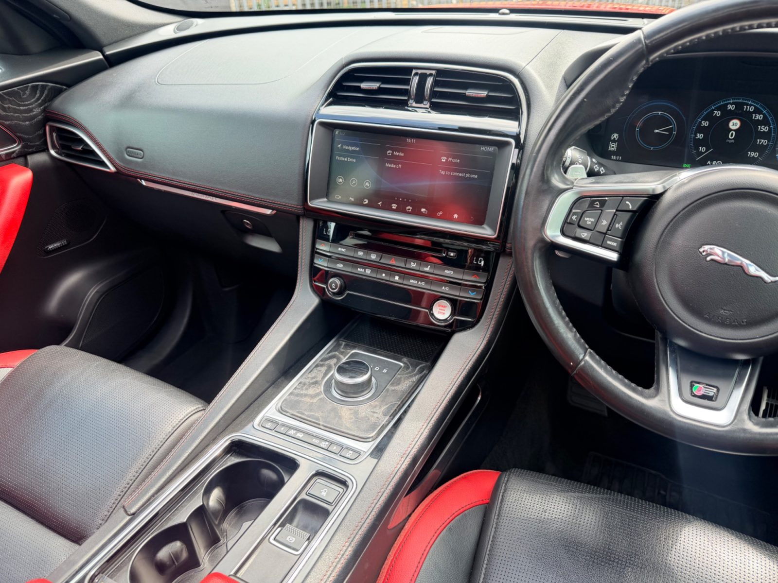 Jaguar F-PACE SUV 3.0 V6 S SUV Petrol Auto AWD Euro 6 (s/s) (380 ps 2017 — photo 16