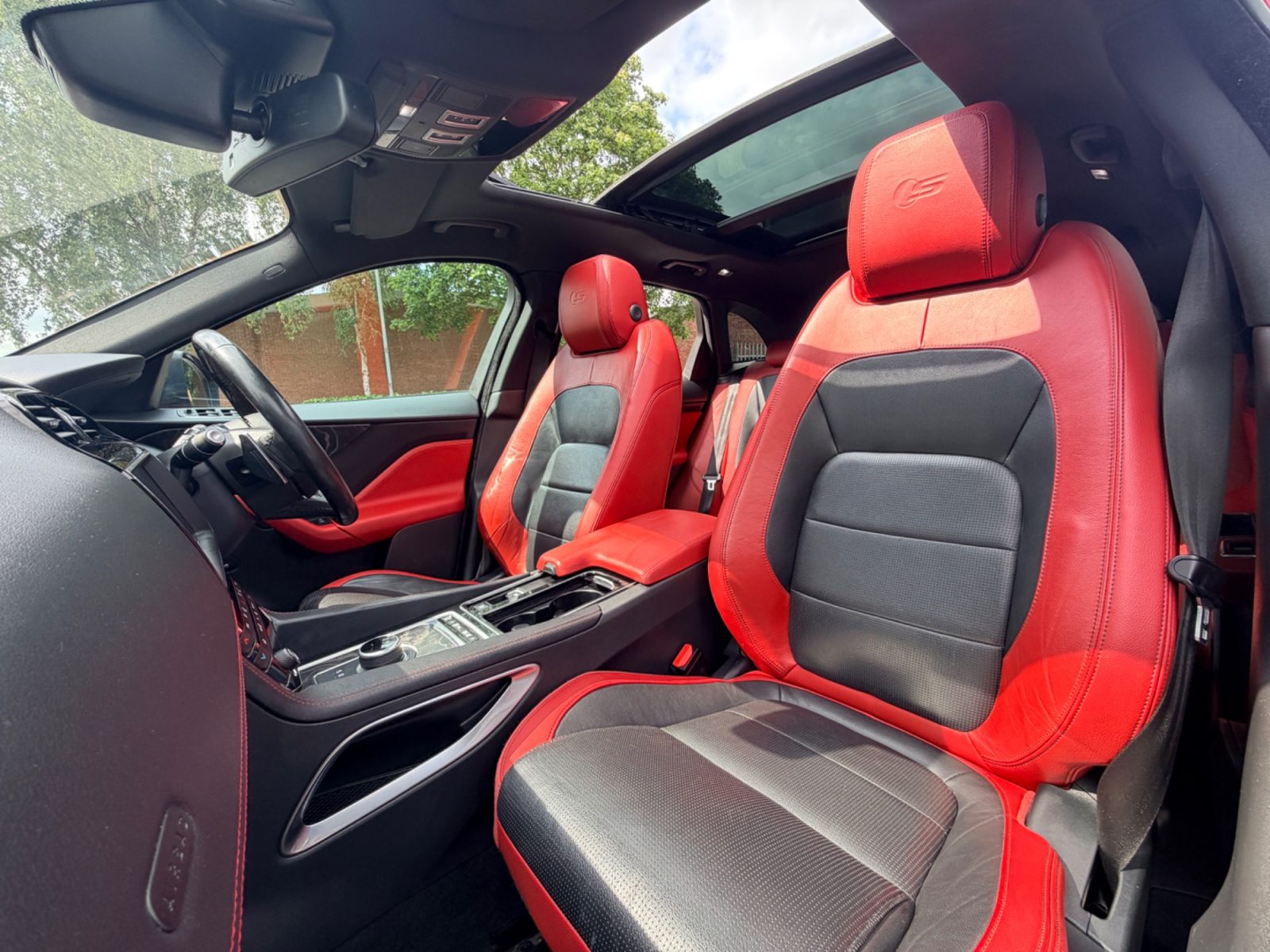 Jaguar F-PACE SUV 3.0 V6 S SUV Petrol Auto AWD Euro 6 (s/s) (380 ps 2017 — photo 23